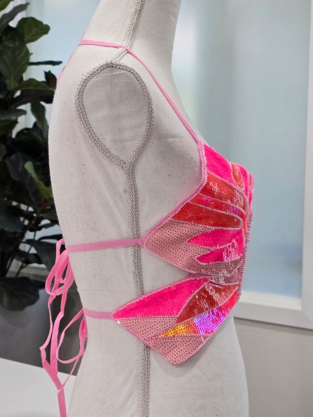 Club Exx ✦ Pixlie Playa Dreamin Butterfly Sequin Halter Top ✦ Pink Multi M/L NWT - Picture 8 of 12